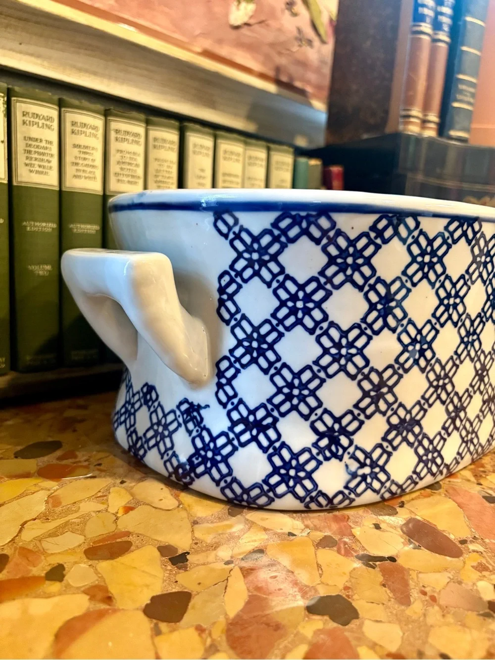 White and Blue Ceramic Footbath with Lattice Pattern (New)